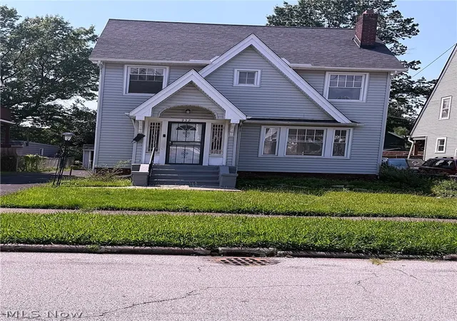 Photo 2 of Single family home for sale at 932 Vineshire Rd, Cleveland Heights, OH 44121 | MLS# 5239634 | Listing updated on 2026-08-26