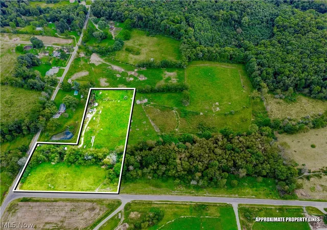 Photo 3 of Sale Pending at 6914 Westfall St Se, Waynesburg, OH 44688 | MLS# 5238375 | Listing updated on 2026-09-16
