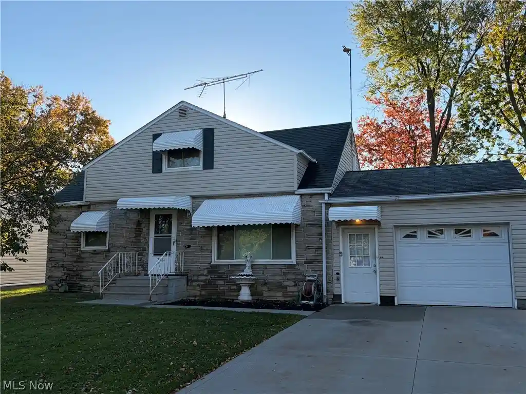Photo 1 of Single family home for sale at 3784 E 365th St, Willoughby, OH 44094 | MLS# 5239661 | Listing updated on 2026-10-21