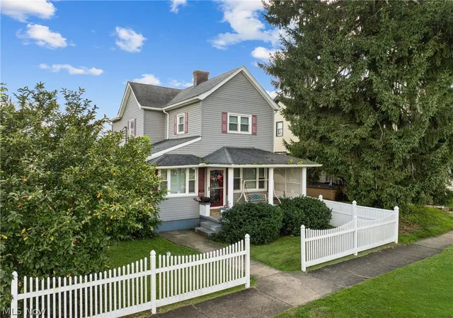 Photo 2 of Single family home for sale at 226 W 42nd St, Shadyside, OH 43947 | MLS# 5239557 | Listing updated on 2026-09-24