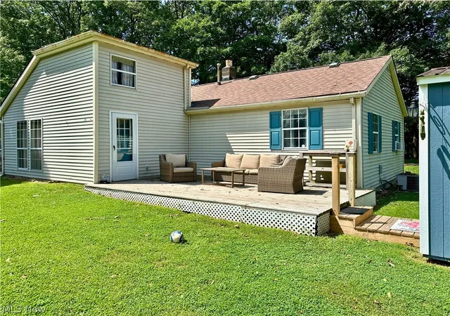 Photo 2 of Sale Pending at 4940 Valleyview Blvd, Ashtabula, OH 44004 | MLS# 5239398 | Listing updated on 2026-08-31