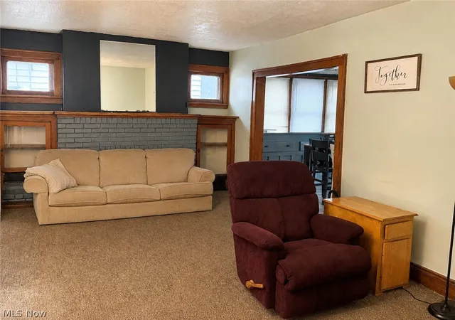 Photo 3 of Single family home for sale at 1182 Mount Vernon Ave, Akron, OH 44310 | MLS# 5239019 | Listing updated on 2026-08-31