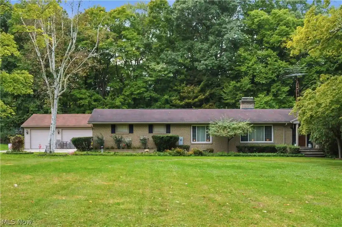 Photo 1 of Single family home for sale at 885 W Pidgeon Rd, Salem, OH 44460 | MLS# 5239676 | Listing updated on 2026-10-19