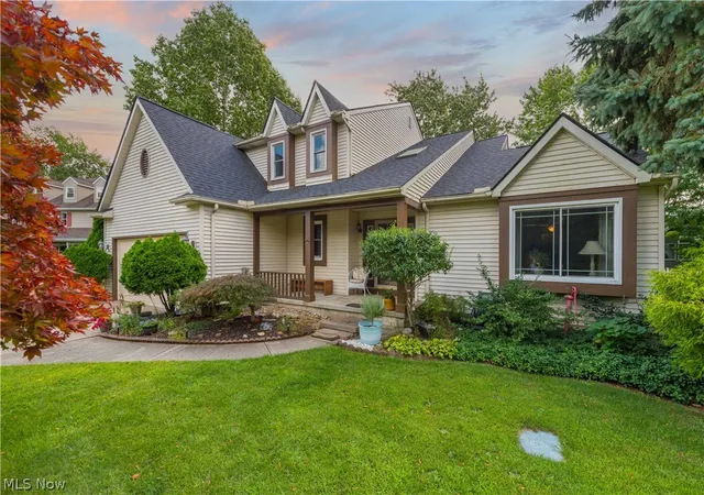 Photo 1 of Sale Pending at 817 Quail Hollow Cir, Avon Lake, OH 44012 | MLS# 5239708 | Listing updated on 2026-08-29