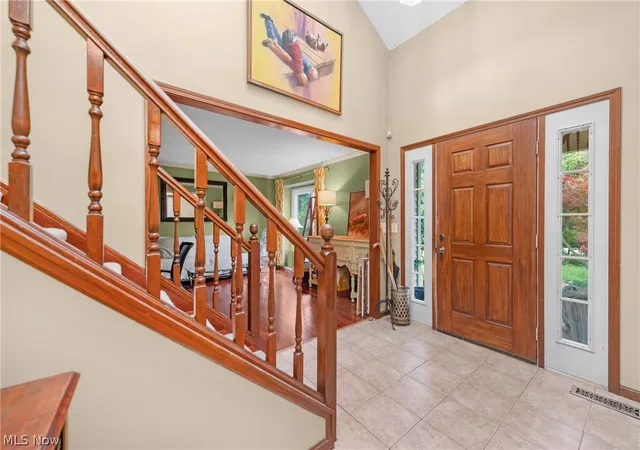 Photo 5 of Sale Pending at 817 Quail Hollow Cir, Avon Lake, OH 44012 | MLS# 5239708 | Listing updated on 2026-08-29