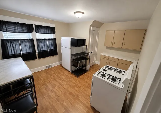 Photo 3 of Multi family home for sale at 273 Alameda Ave, Youngstown, OH 44504 | MLS# 5239353 | Listing updated on 2026-08-26