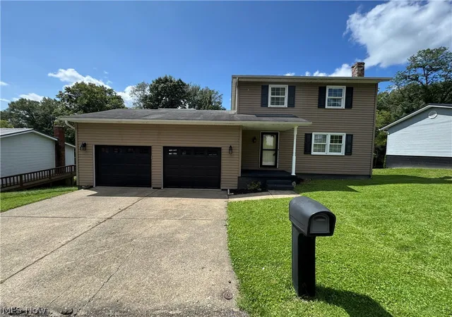 Photo 2 of Single family home for sale at 142 Pine Ln, Barnesville, OH 43713 | MLS# 5238999 | Listing updated on 2026-10-06
