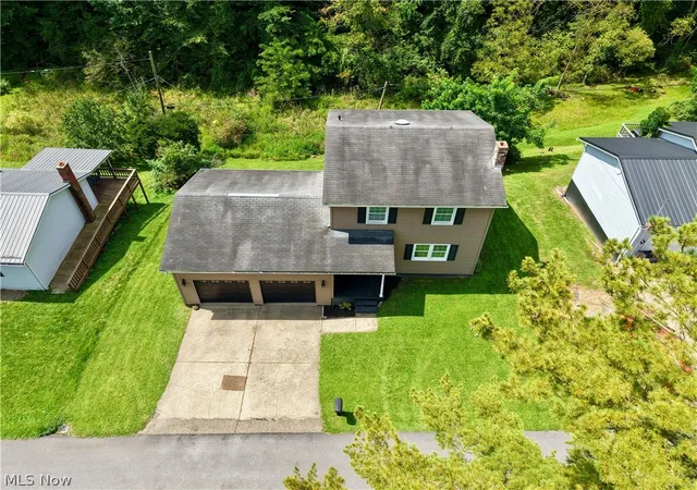 Photo 3 of Single family home for sale at 142 Pine Ln, Barnesville, OH 43713 | MLS# 5238999 | Listing updated on 2026-10-06
