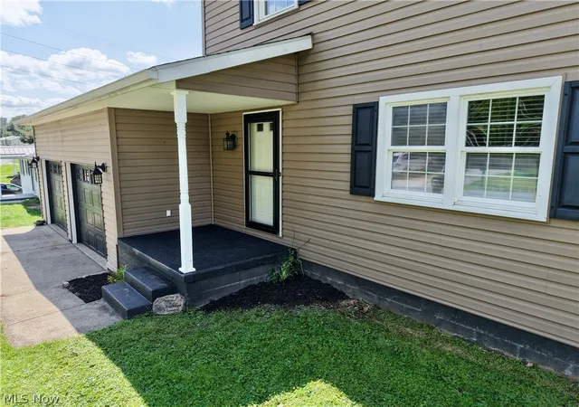 Photo 4 of Single family home for sale at 142 Pine Ln, Barnesville, OH 43713 | MLS# 5238999 | Listing updated on 2026-10-06