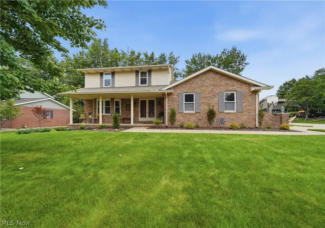 Photo 1 of Sale Pending at 1633 Bennington Cir Sw, North Canton, OH 44709 | MLS# 5238875 | Listing updated on 2026-08-27