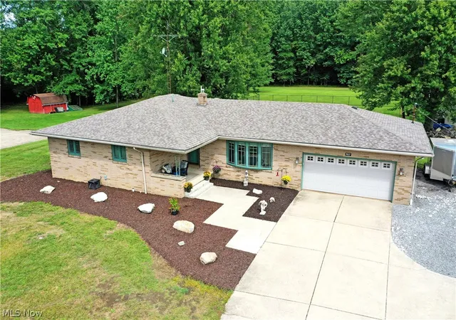 Photo 2 of Single family home for sale at 907 Center St E, Warren, OH 44481 | MLS# 5239701 | Listing updated on 2026-08-28