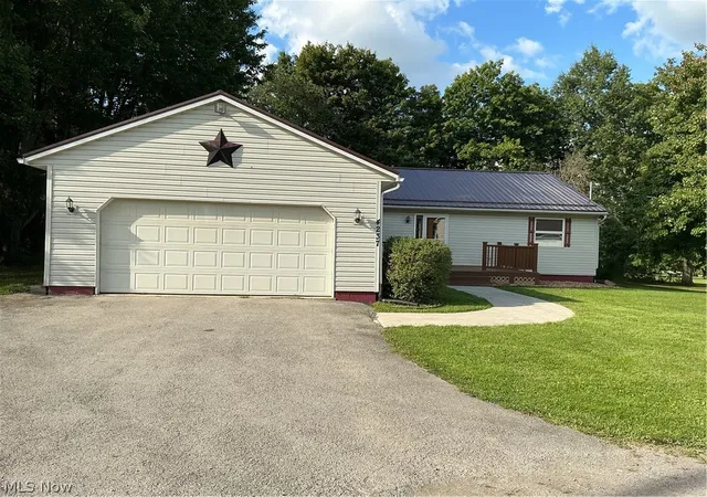 Photo 3 of Single family home for sale at 4237 Fairfield School Rd, Leetonia, OH 44431 | MLS# 5239576 | Listing updated on 2026-08-26