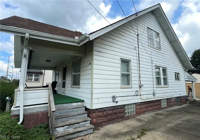 Photo 2 of Single family home for sale at 97 Creed St, Struthers, OH 44471 | MLS# 5239836 | Listing updated on 2026-09-24