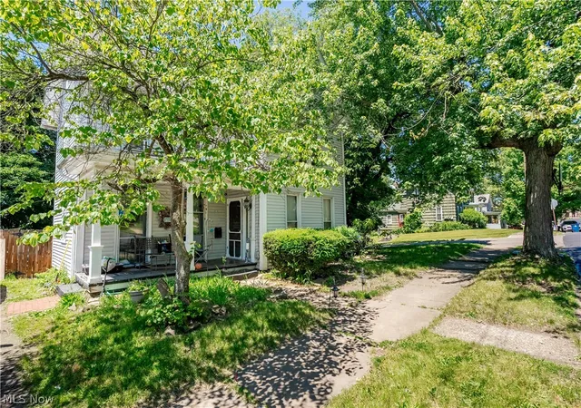 Photo 2 of Single family home for sale at 323 2nd St Ne, Massillon, OH 44646 | MLS# 5239840 | Listing updated on 2026-08-26