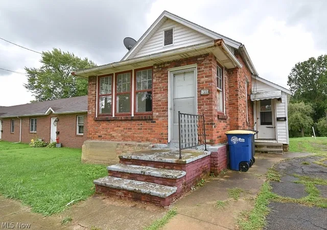 Photo 1 of Single family home for sale at 1335 Columbus Ave, Ashtabula, OH 44004 | MLS# 5239330 | Listing updated on 2026-08-26