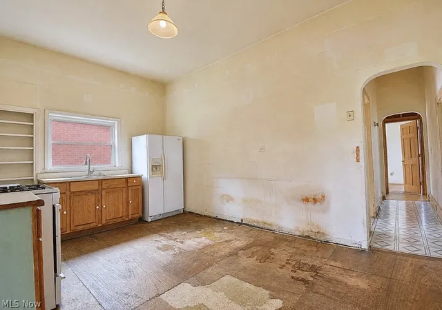 Photo 4 of Single family home for sale at 1335 Columbus Ave, Ashtabula, OH 44004 | MLS# 5239330 | Listing updated on 2026-08-26