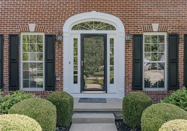 Photo 3 of Single family home for sale at 9185 Stonebriar Ln, North Ridgeville, OH 44039 | MLS# 5239532 | Listing updated on 2026-08-27