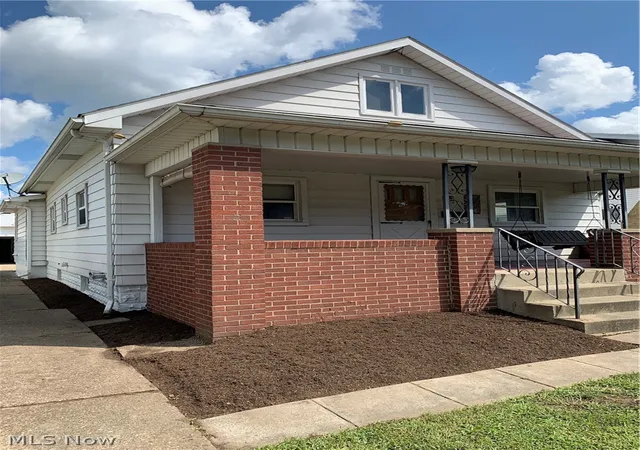 Photo 3 of Single family home for sale at 743 Ray Ave Nw, New Philadelphia, OH 44663 | MLS# 5239888 | Listing updated on 2026-08-26