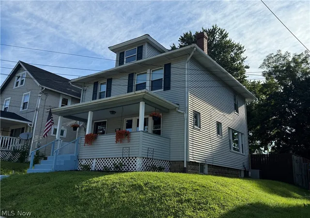 Photo 3 of Sale Pending at 203 24th St Nw, Barberton, OH 44203 | MLS# 5239548 | Listing updated on 2026-08-31