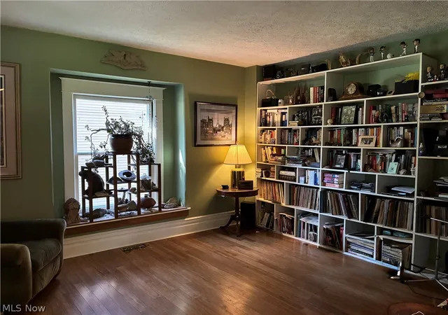Photo 4 of Single family home for sale at 918 N Bever St, Wooster, OH 44691 | MLS# 5238986 | Listing updated on 2026-08-26
