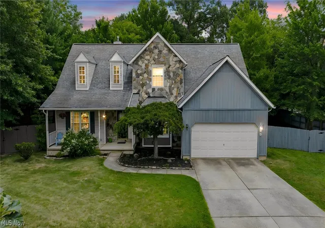 Photo 2 of Sale Pending at 1088 Ashwood Ln, Medina, OH 44256 | MLS# 5239585 | Listing updated on 2026-09-01