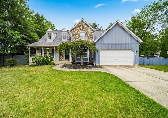 Photo 3 of Sale Pending at 1088 Ashwood Ln, Medina, OH 44256 | MLS# 5239585 | Listing updated on 2026-09-01