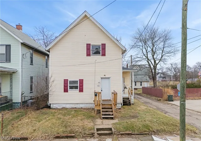 Single family home for sale at 1024 Rex Ave Ne, Canton, OH 44704 | MLS# 5239839