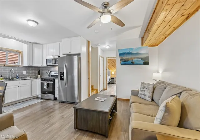 Listing Photo 4 - Condo for sale in building located at 5919 Lake Rd W, Ashtabula, OH 44004 - Unit #31