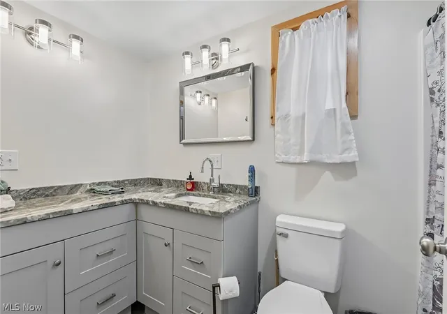 Listing Photo 5 - Condo for sale in building located at 5919 Lake Rd W, Ashtabula, OH 44004 - Unit #31