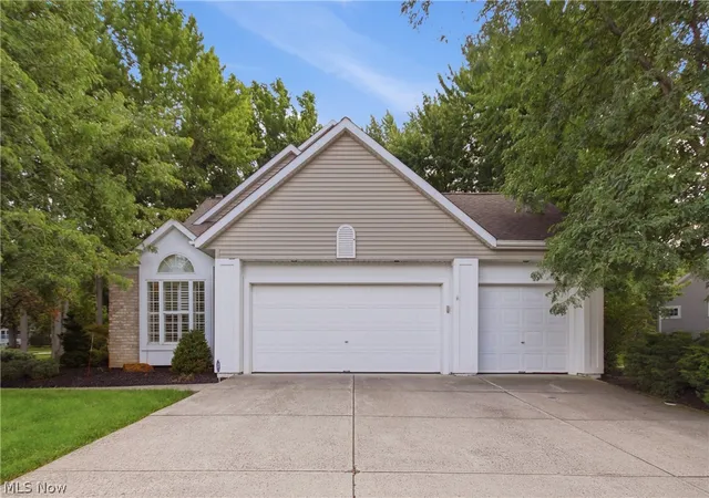 Photo 3 of Sale Pending at 3743 Camden Ct #27, Westlake, OH 44145 | MLS# 5239693 | Listing updated on 2026-09-01