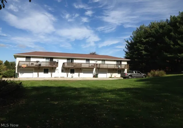 Photo 3 of House for sale at 904 Skyside Dr, Clinton, OH 44216 | MLS# 5240011 | Listing updated on 2026-09-25