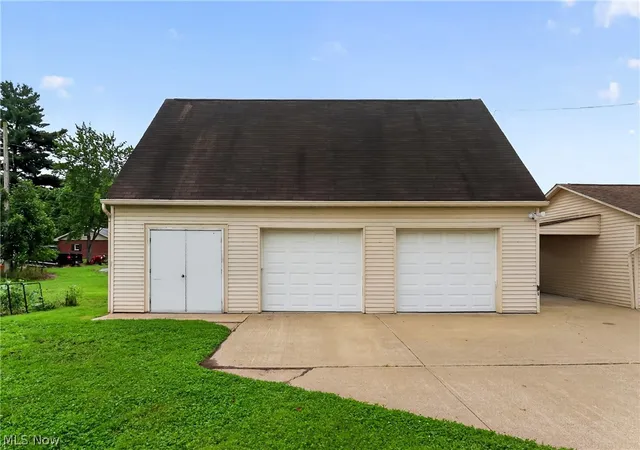 Photo 4 of Single family home for sale at 1100 Fairfield School Rd, Columbiana, OH 44408 | MLS# 5239223 | Listing updated on 2026-10-06