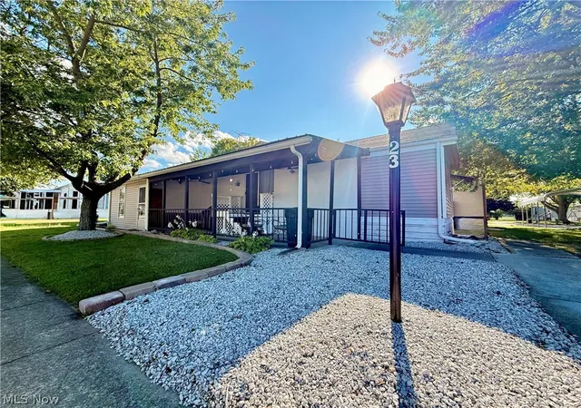 Photo 3 of Single family home for sale at 23 E Bass Cir, Lakeside Marblehead, OH 43440 | MLS# 5239964 | Listing updated on 2026-08-27