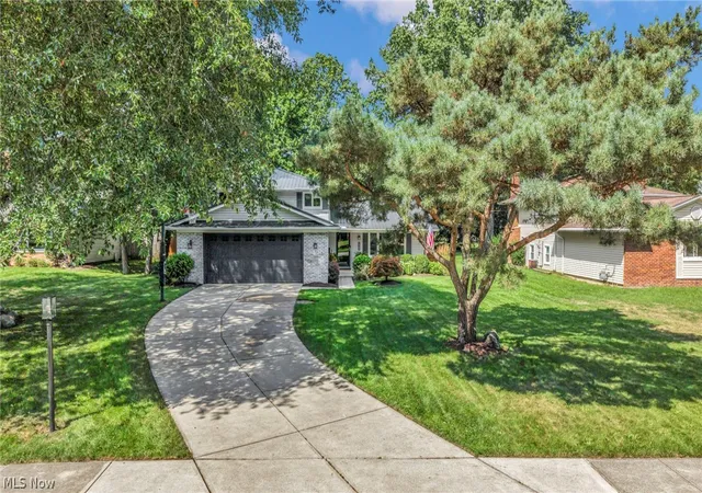 Photo 3 of Sale Pending at 1980 Salem Pkwy, Westlake, OH 44145 | MLS# 5237590 | Listing updated on 2026-08-29