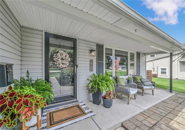 Photo 4 of Sale Pending at 1980 Salem Pkwy, Westlake, OH 44145 | MLS# 5237590 | Listing updated on 2026-08-29