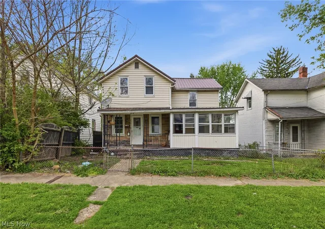 Photo 1 of Single family home for sale at 229 E 1st St, Mansfield, OH 44902 | MLS# 5239113 | Listing updated on 2026-08-31