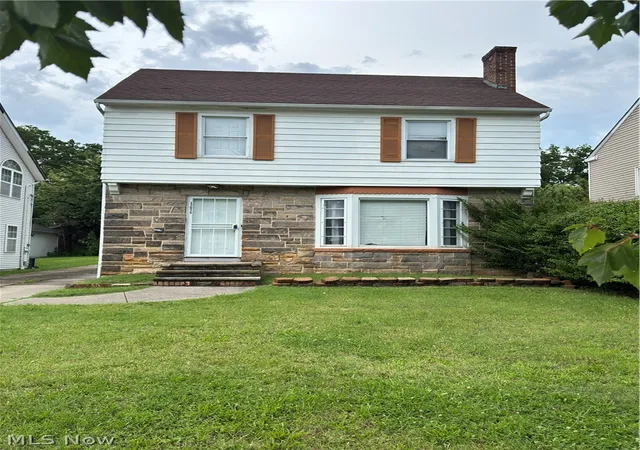 Photo 1 of Single family home for sale at 17015 Glendale Ave, Cleveland, OH 44128 | MLS# 5239041 | Listing updated on 2026-08-27