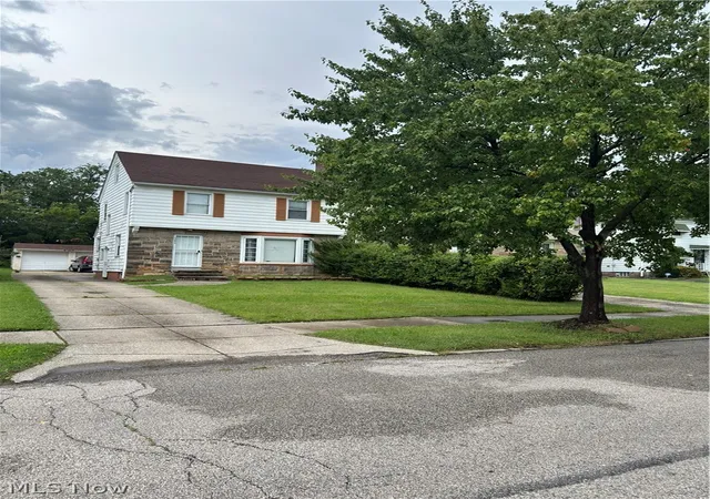 Photo 2 of Single family home for sale at 17015 Glendale Ave, Cleveland, OH 44128 | MLS# 5239041 | Listing updated on 2026-08-27