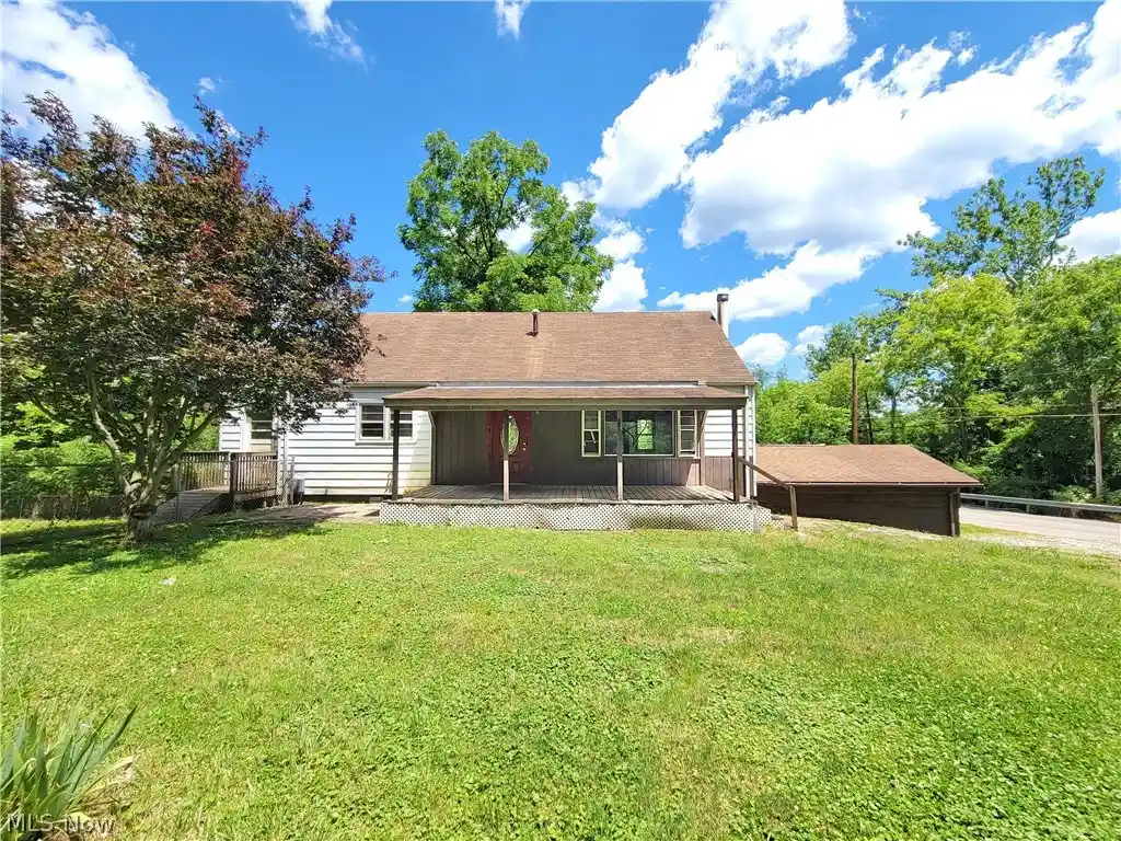 Single family home for sale at 333 Old Saint Marys Pike, Parkersburg, WV 26104 | MLS# 5240100