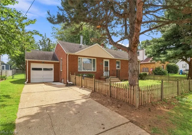 Photo 1 of Single family home for sale at 4450 7th St Nw, Canton, OH 44708 | MLS# 5240101 | Listing updated on 2026-10-01