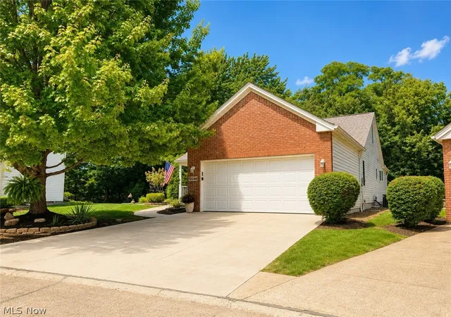 Photo 3 of Sale Pending at 12546 Woodberry Ln, Strongsville, OH 44149 | MLS# 5238831 | Listing updated on 2026-08-29
