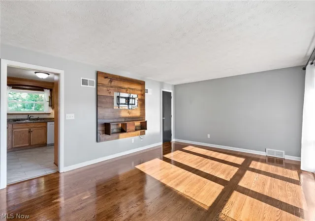 Photo 3 of Sale Pending at 289 Valley View Dr, Wooster, OH 44691 | MLS# 5237047 | Listing updated on 2026-08-31