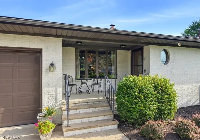 Photo 2 of Sale Pending at 4405 Chestnut Rd, Independence, OH 44131 | MLS# 5235920 | Listing updated on 2026-08-31