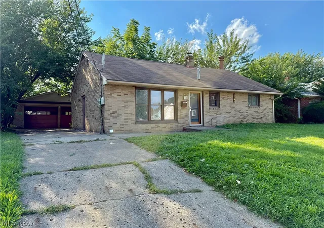 Photo 2 of Single family home for sale at 1201 Benskin Ave Sw, Canton, OH 44710 | MLS# 5239709 | Listing updated on 2026-08-27