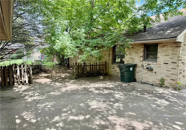 Photo 4 of Single family home for sale at 1201 Benskin Ave Sw, Canton, OH 44710 | MLS# 5239709 | Listing updated on 2026-08-27
