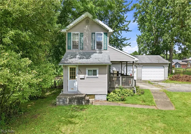 Photo 1 of Single family home for sale at 301 Porter Ave, Campbell, OH 44405 | MLS# 5240109 | Listing updated on 2026-09-30