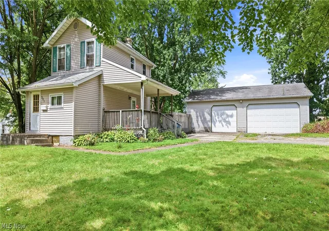 Photo 2 of Single family home for sale at 301 Porter Ave, Campbell, OH 44405 | MLS# 5240109 | Listing updated on 2026-09-30