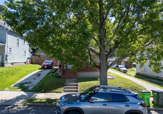 Photo 4 of Sale Pending at 185 24Th St Nw, Barberton, OH 44203 | MLS# 5239886 | Listing updated on 2026-09-17