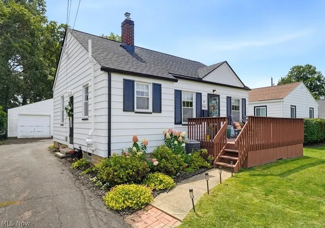 Photo 2 of Sale Pending at 732 Washington Ave, Cuyahoga Falls, OH 44221 | MLS# 5240131 | Listing updated on 2026-08-30
