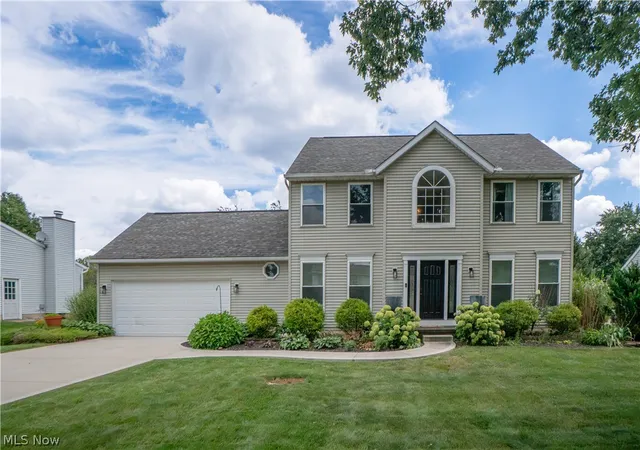 Photo 1 of Single family home for sale at 6526 Sugargrove Cir Ne, Canton, OH 44721 | MLS# 5234005 | Listing updated on 2026-08-27